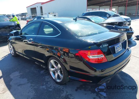 2015 Mercedes-Benz C 350 Sport из США, поврежденный, VIN WDDGJ5HBXFG422362